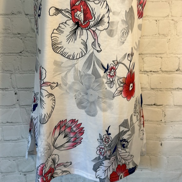 Sample new stretch flowered tunic top - Picture 3 of 7